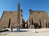 Louxor Temple Colosse Ramses 0001